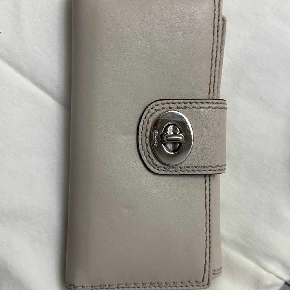 wallet - Picture 2 of 3